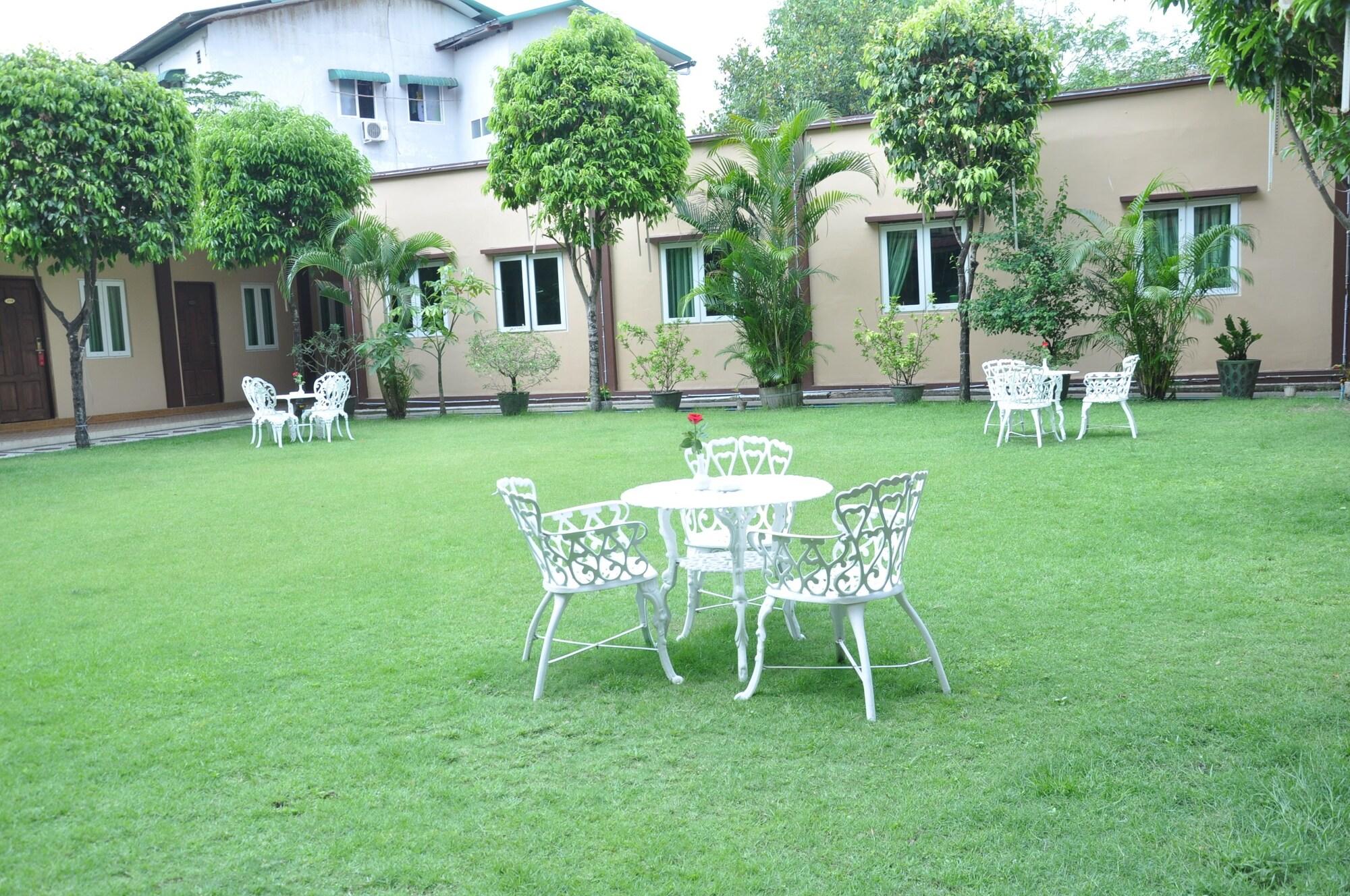 Green Leaf Hotel Yangon Exterior foto