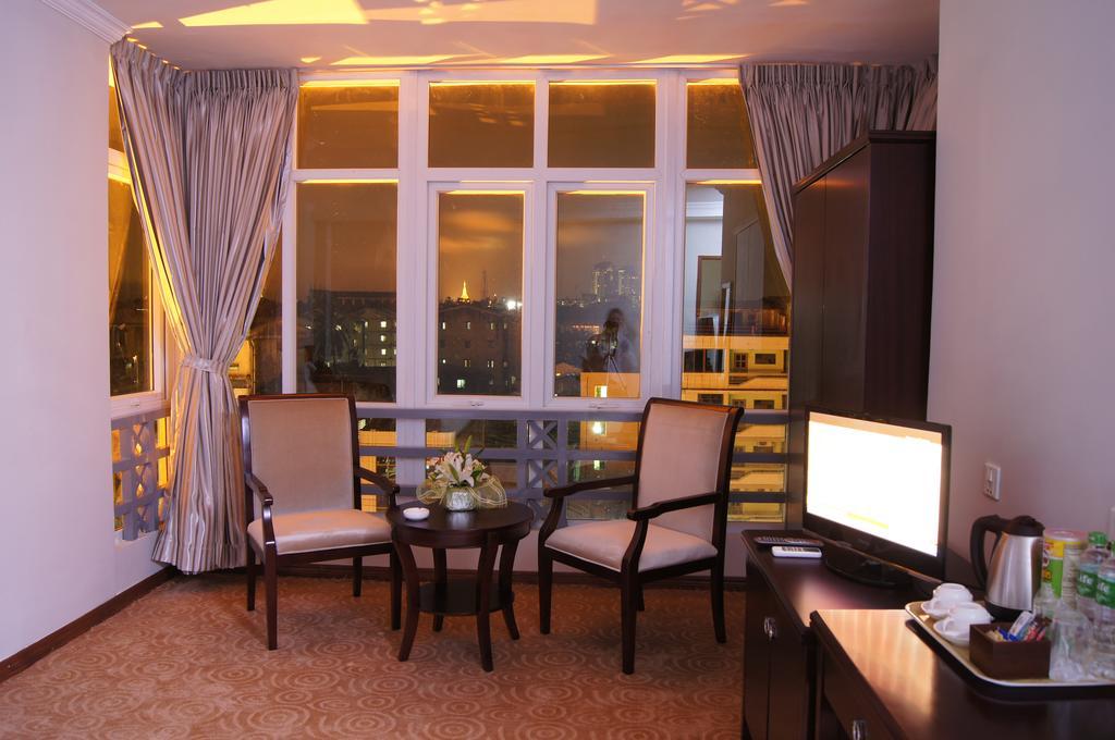 Green Leaf Hotel Yangon Exterior foto