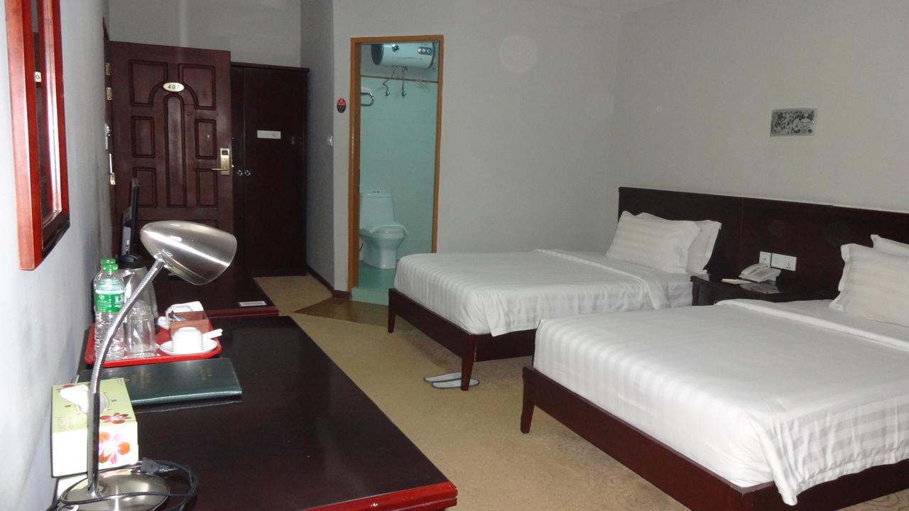 Green Leaf Hotel Yangon Exterior foto