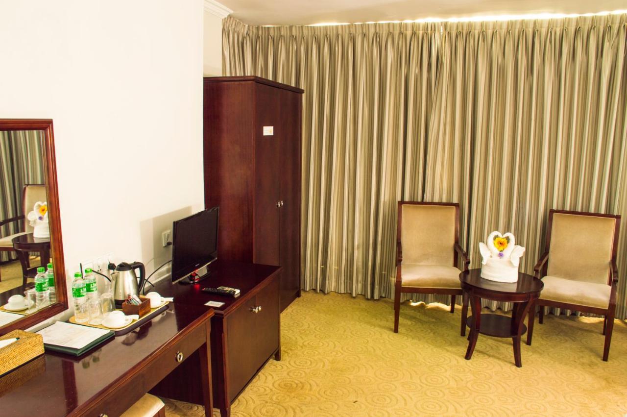 Green Leaf Hotel Yangon Exterior foto